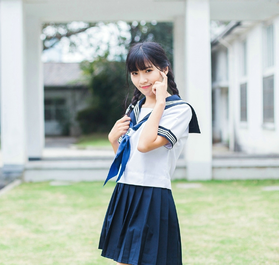 校园制服双马尾可爱少女青春无敌