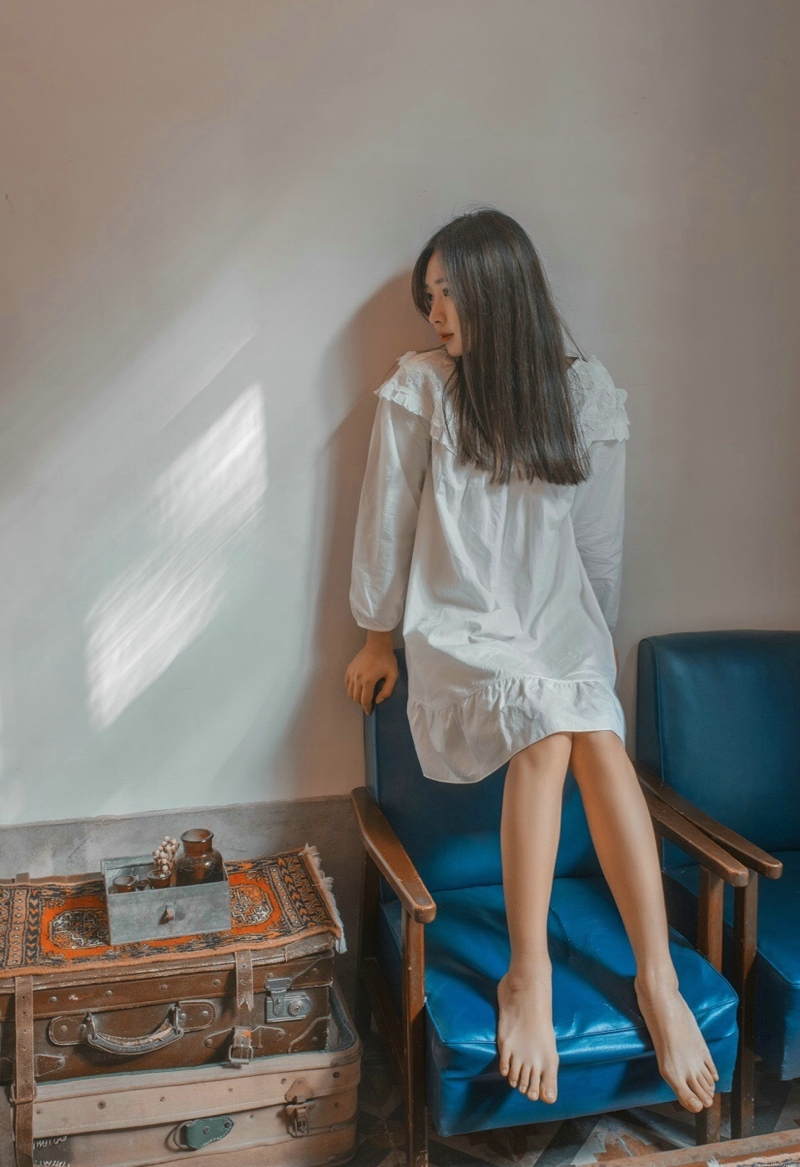 浴缸内的睡衣美女幽静空房孤独写真