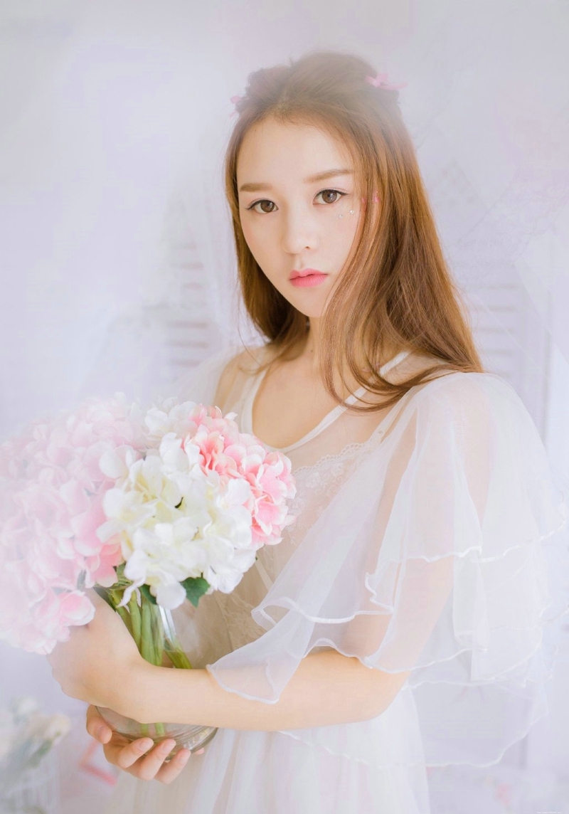 安静甜美妹子柔美娇俏可人