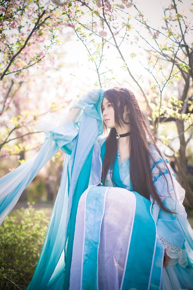 清新脱俗美女古装造型清婉亮眼