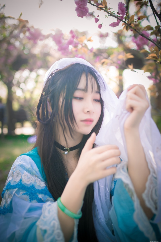 清新脱俗美女古装造型清婉亮眼