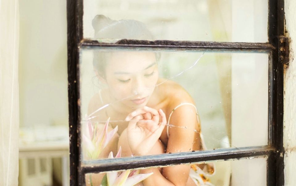 私房百合香极品美女真空美背诱惑无限