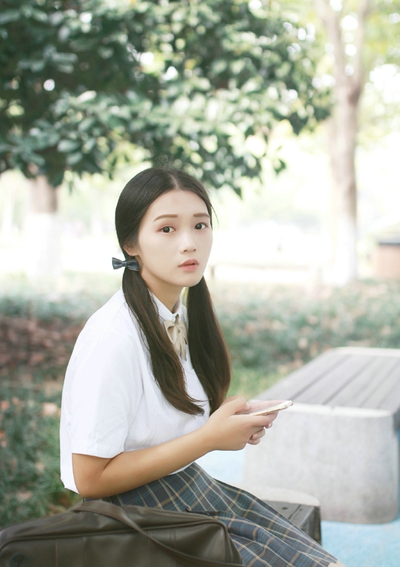 学院风双马尾妹子清纯娇嫩惹人爱