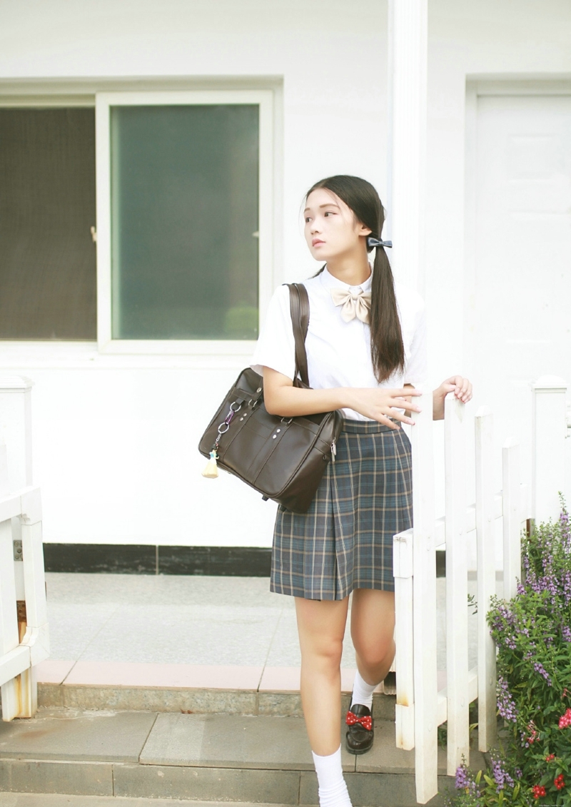 学院风双马尾妹子清纯娇嫩惹人爱