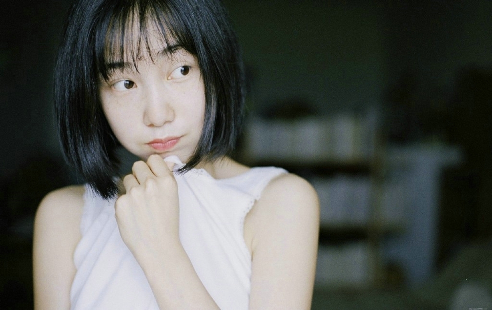 短发素颜妹子悠闲慵懒愉悦私房时光