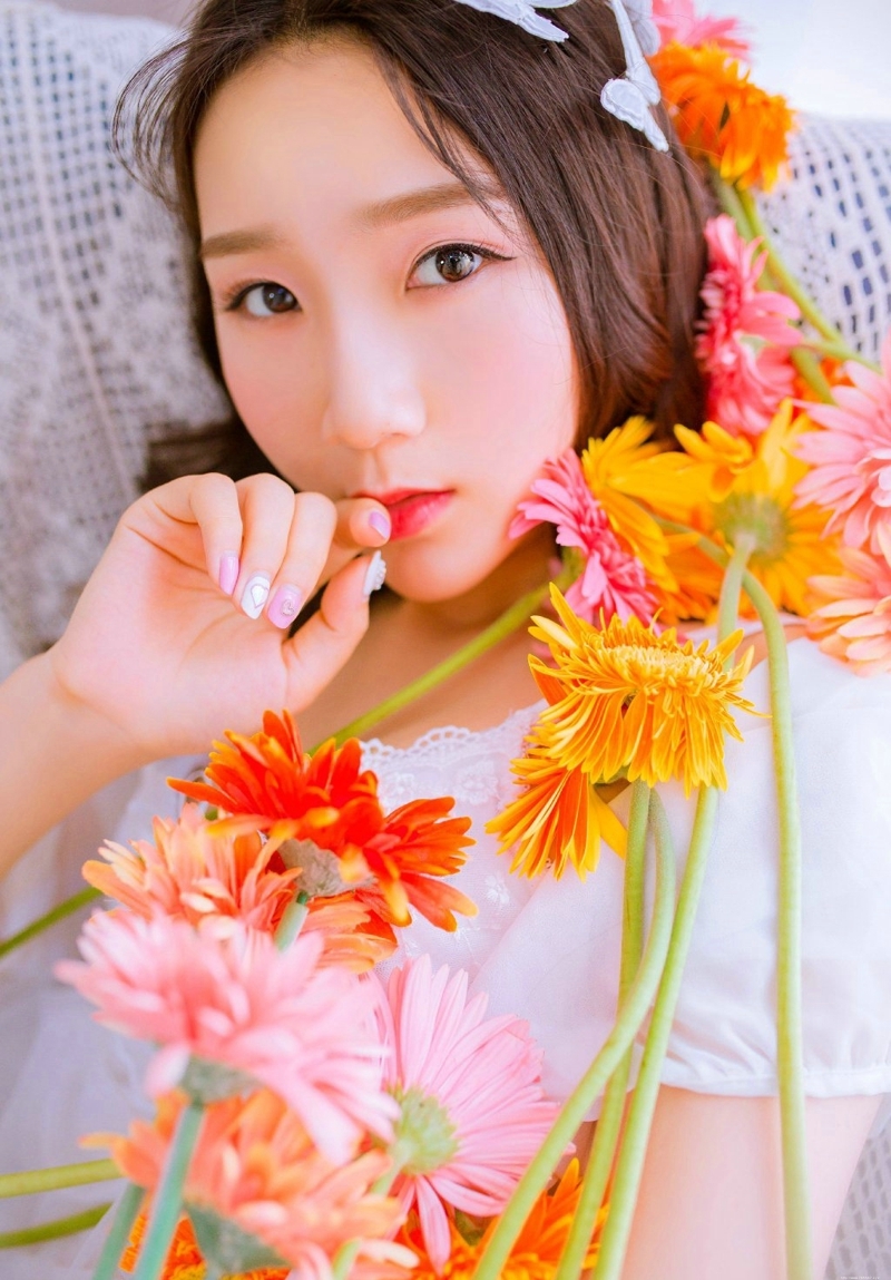 温柔美女私房向日葵娇美可人