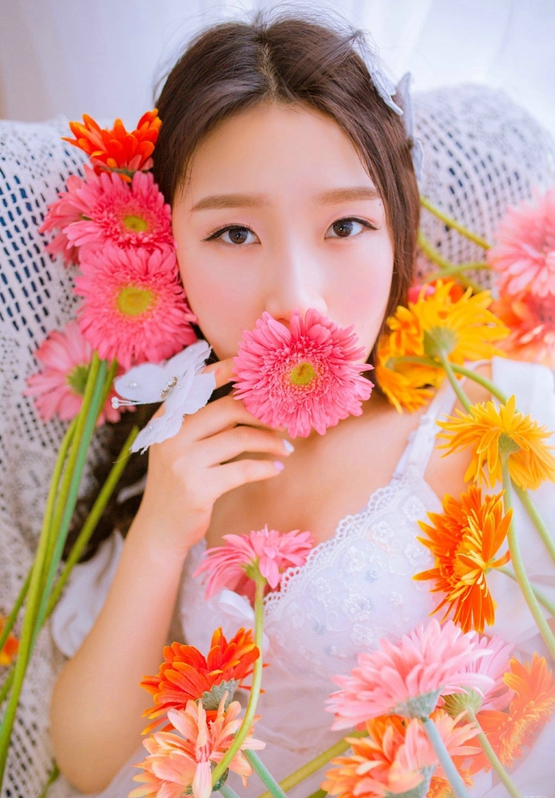 温柔美女私房向日葵娇美可人