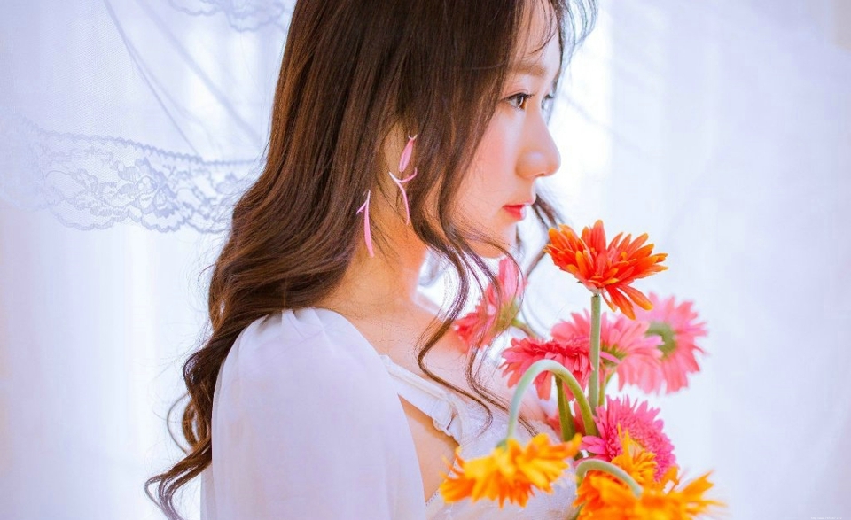 温柔美女私房向日葵娇美可人