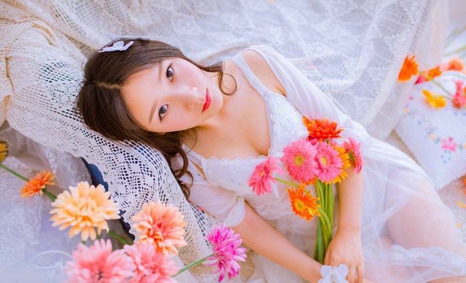 温柔美女私房向日葵娇美可人