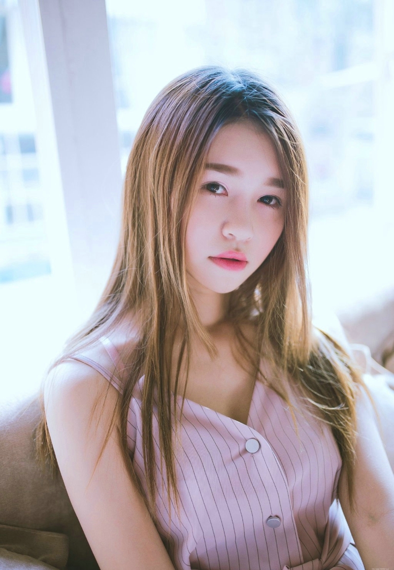 阳光私房长发女神长腿美丽迷人