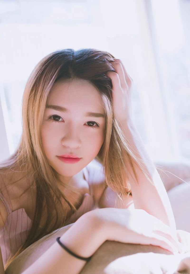 阳光私房长发女神长腿美丽迷人