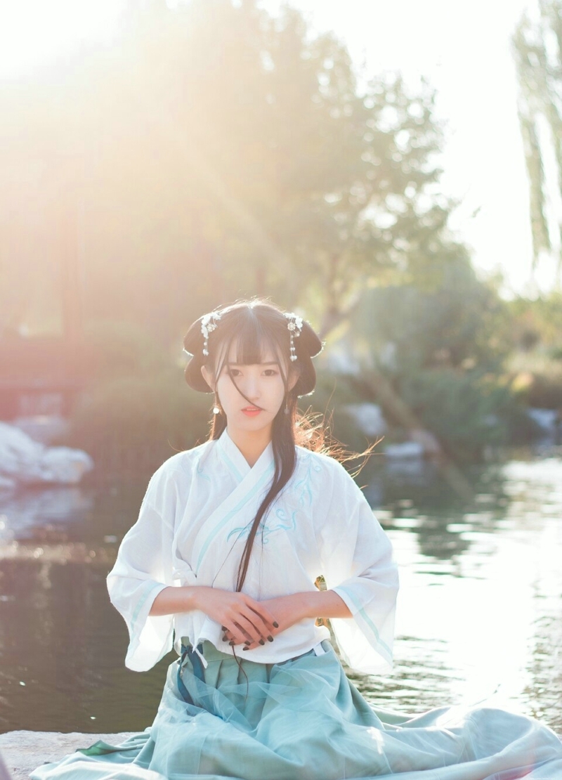 古装汉服美女柔美温婉甜美写真