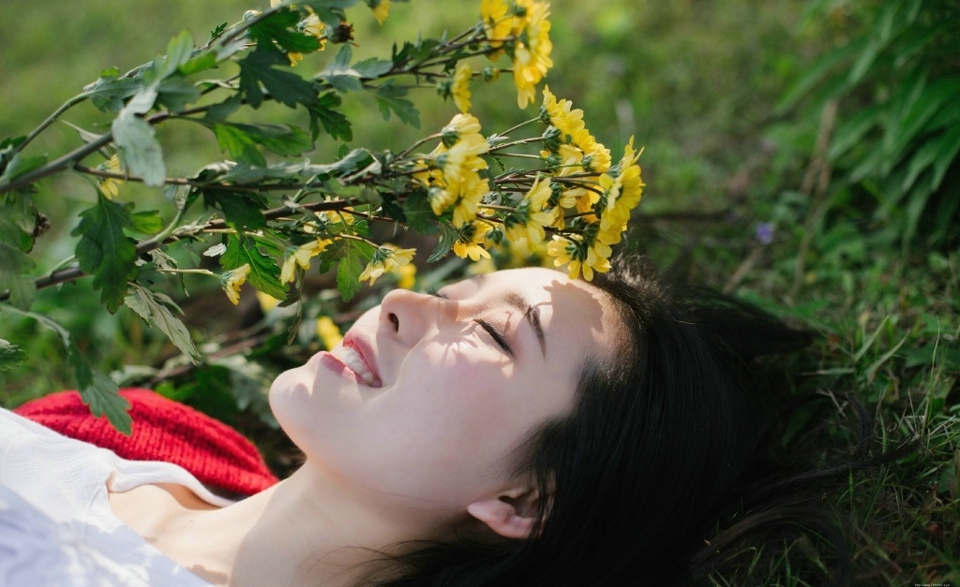 长发女神花朵般娇艳美丽动人