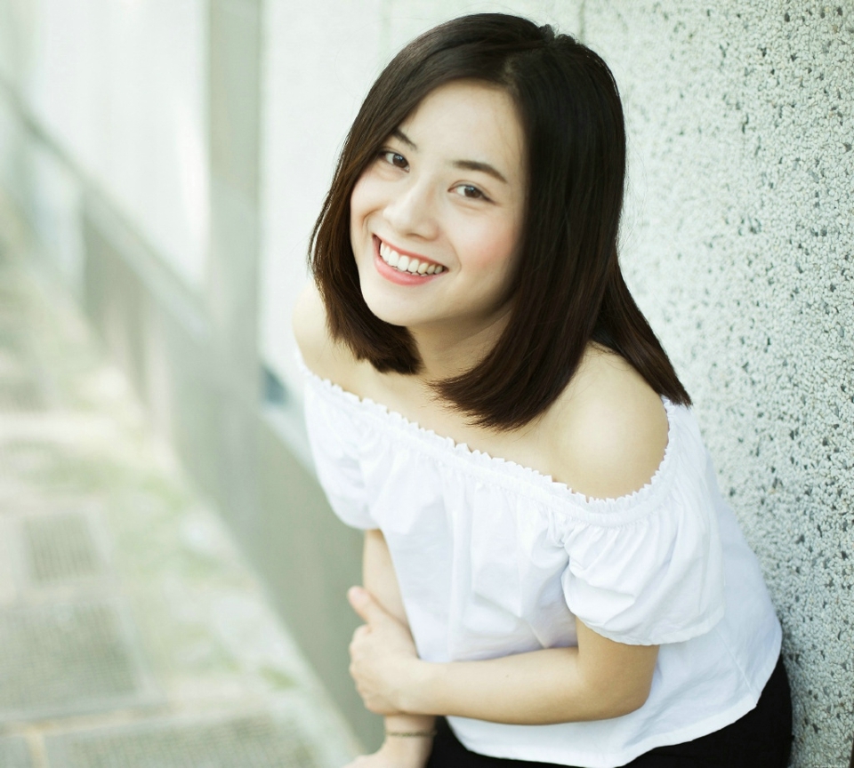 气质一字肩美女户外清新漂亮写真