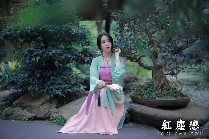 唯美粉嫩气质女神白皙靓丽迷人诱惑