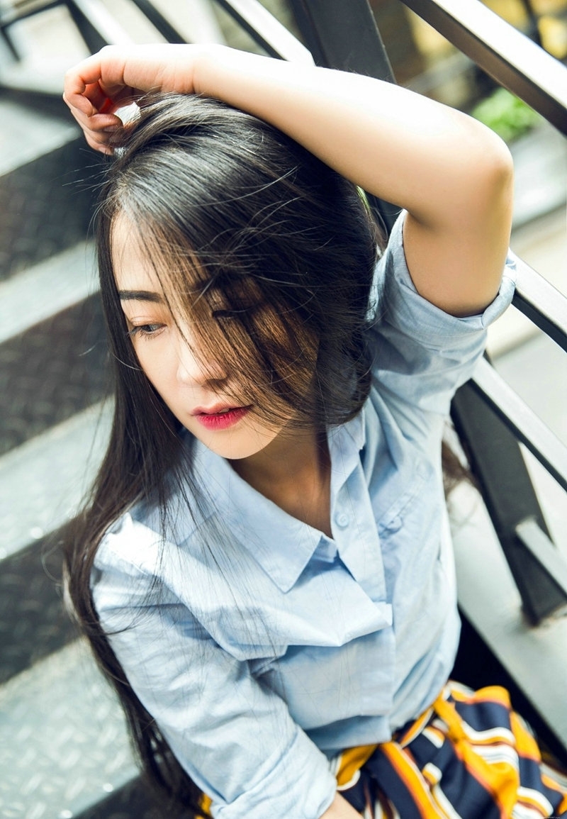 高冷美女时尚街拍图片冷傲拉风大姐范儿十足