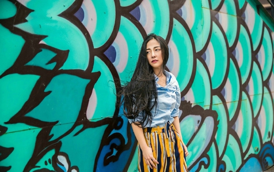 高冷美女时尚街拍图片冷傲拉风大姐范儿十足