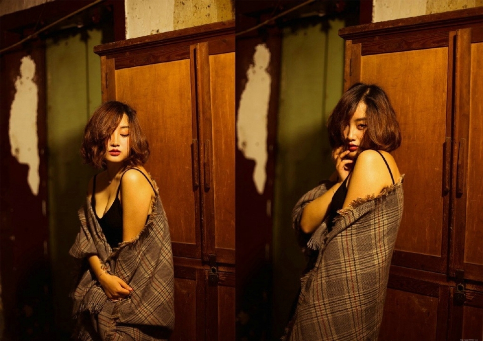 黑暗私房内的玫瑰花香肩美女寂寞写真