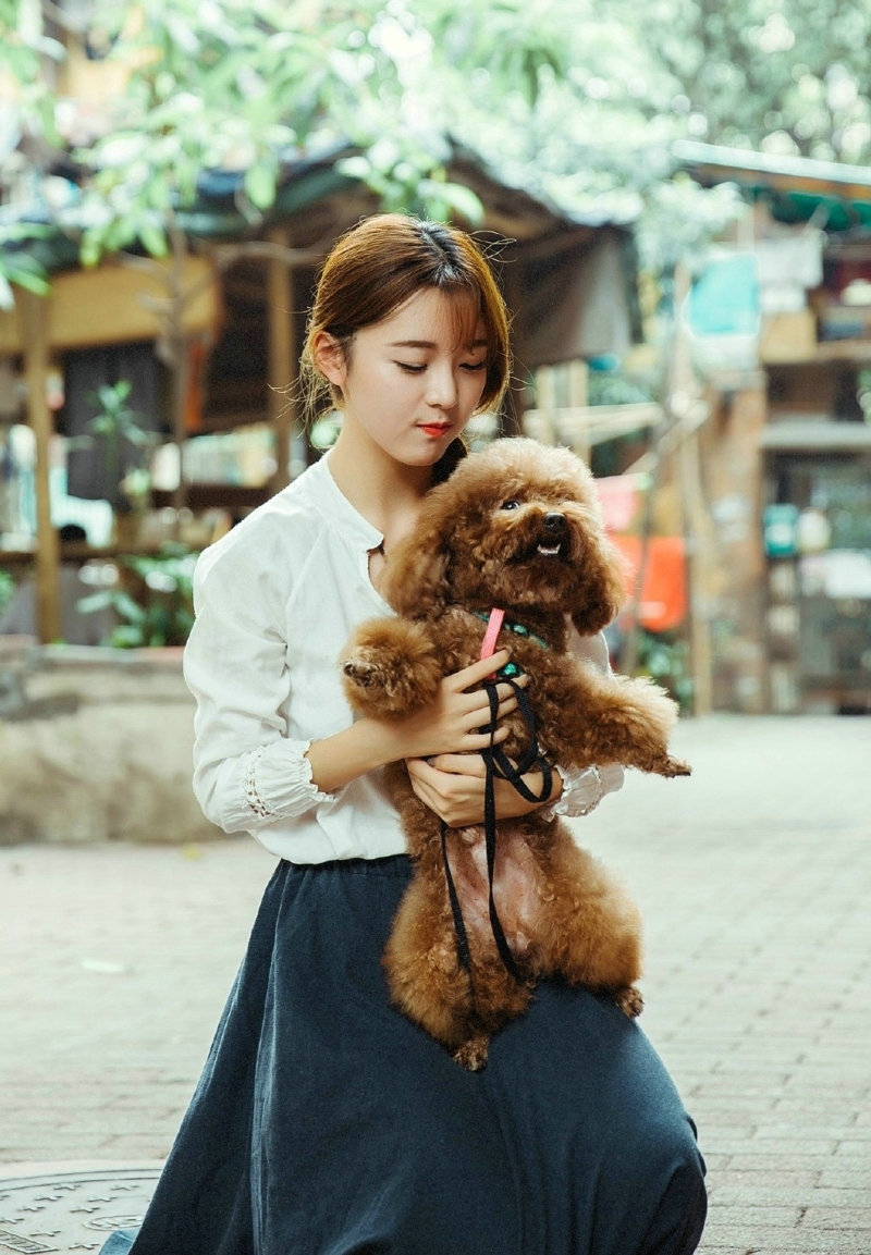 户外清新甜美麻花辫姑娘娇美写真