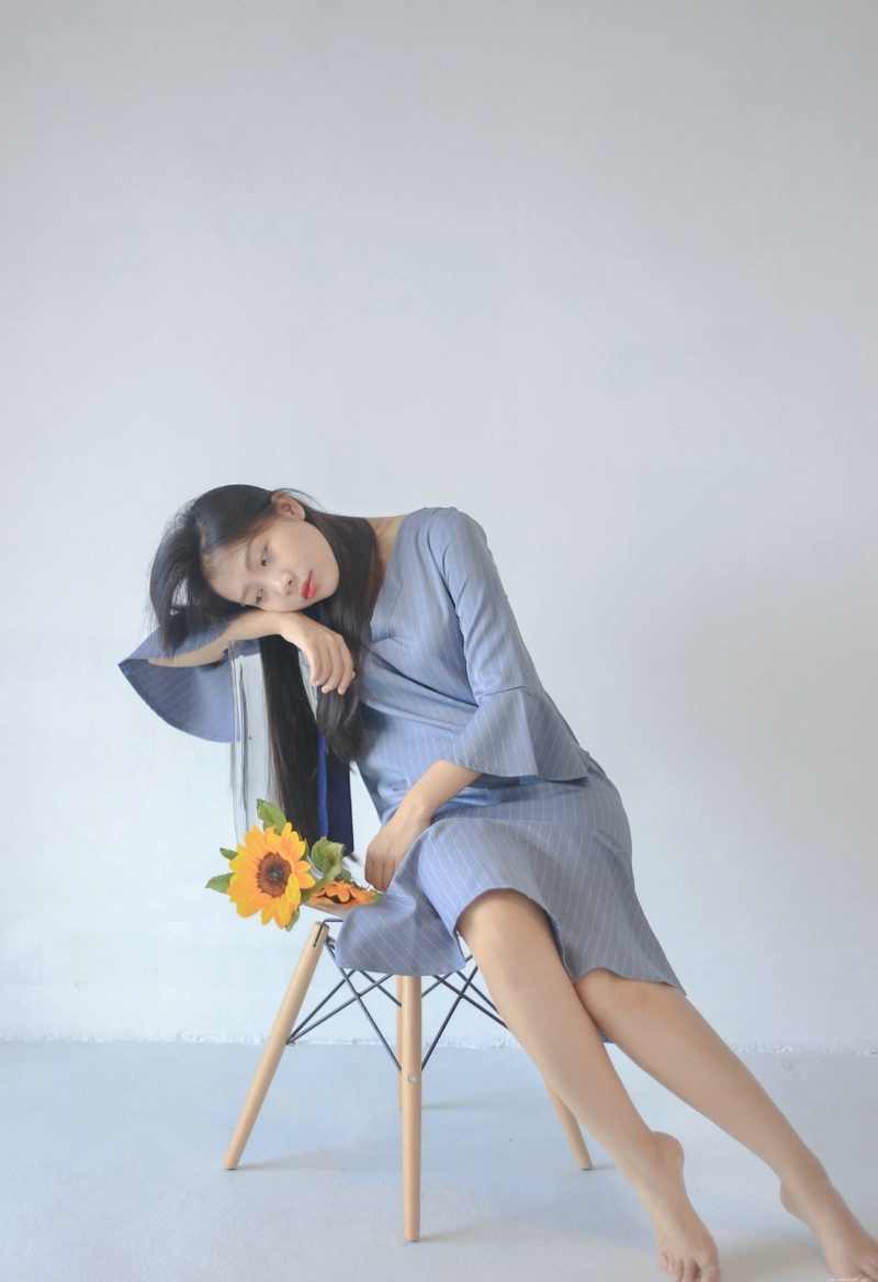 纯净私房内的森系姑娘安静怡人