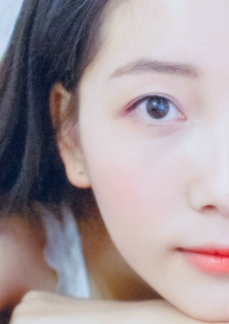 私房内的气质衬衫白皙肌肤女神笑容甜美