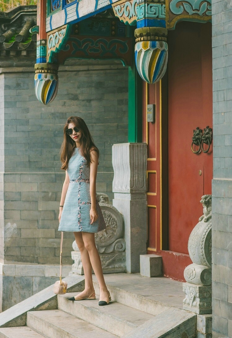 街头上的墨镜率性气场张扬女神