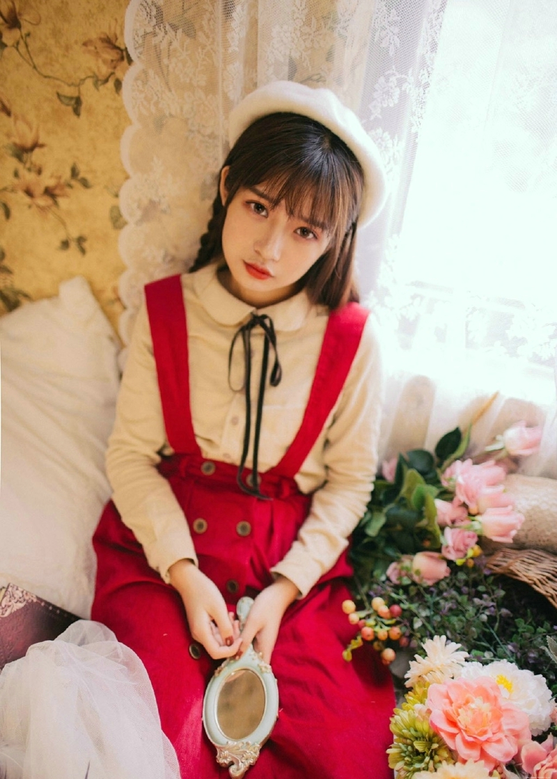 安静甜蜜少女私房靓丽养眼写真