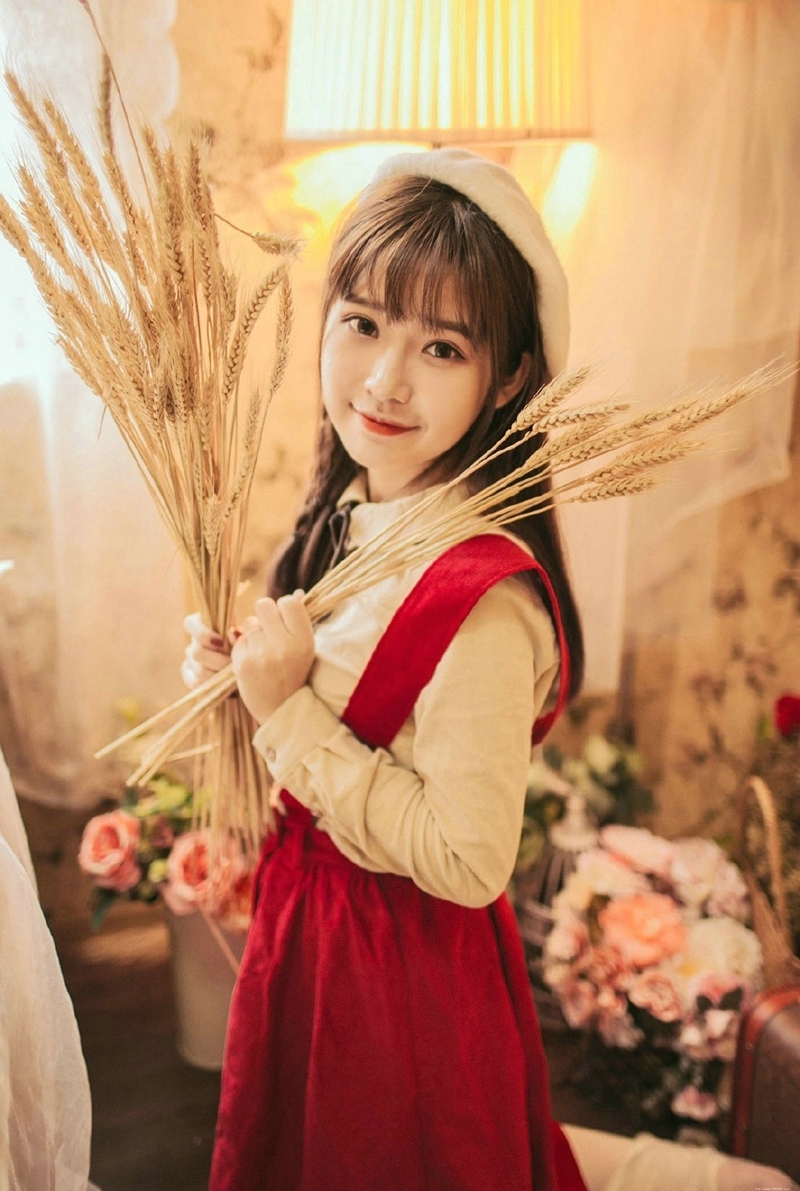 安静甜蜜少女私房靓丽养眼写真