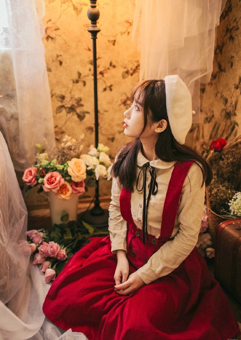 安静甜蜜少女私房靓丽养眼写真