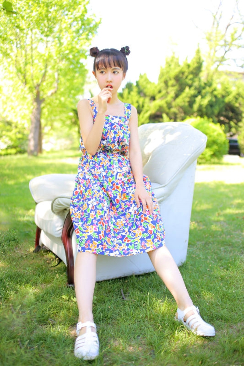 夏日连衣裙棒棒糖小巧玲珑妹子清爽可人