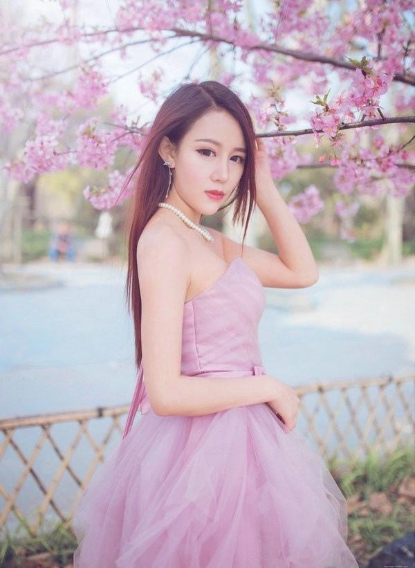 清纯女神粉色纱裙迷人唯美靓丽写真