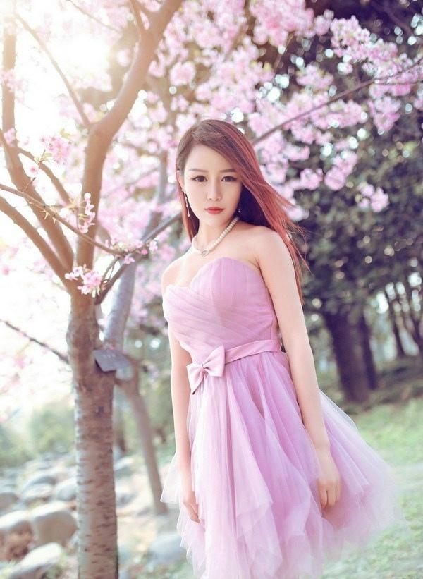 清纯女神粉色纱裙迷人唯美靓丽写真