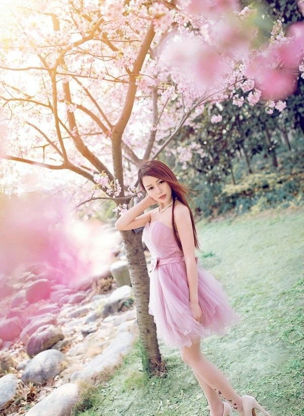 清纯女神粉色纱裙迷人唯美靓丽写真