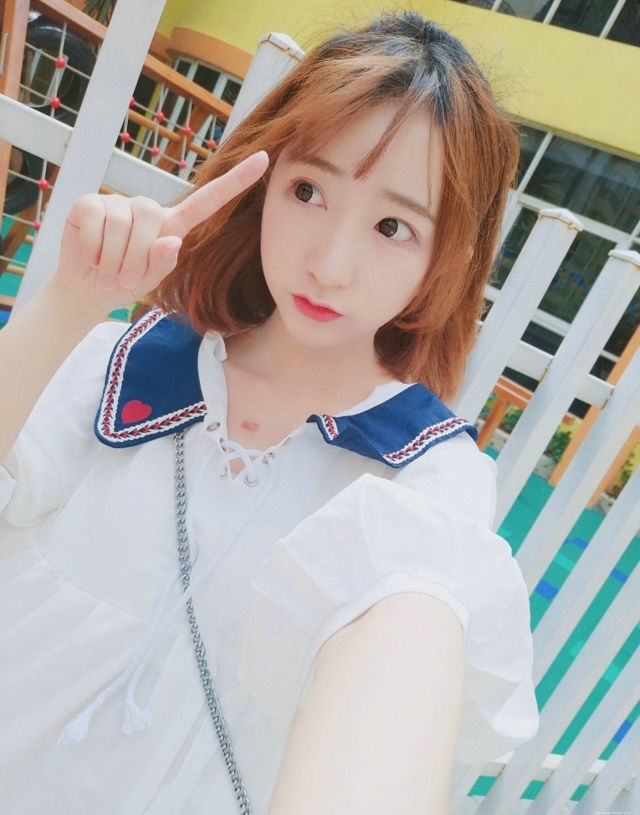 清纯美女萝莉Rena_兰酱自拍私房照可爱迷人写真