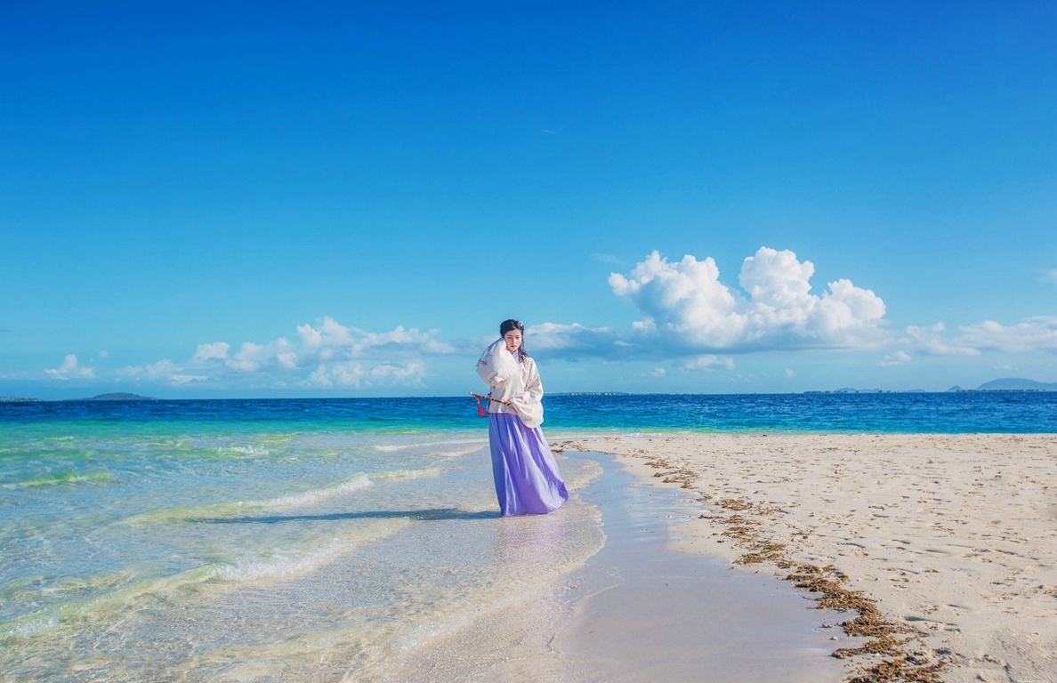 镜花水月的古装美女海边唯美写真气质迷人