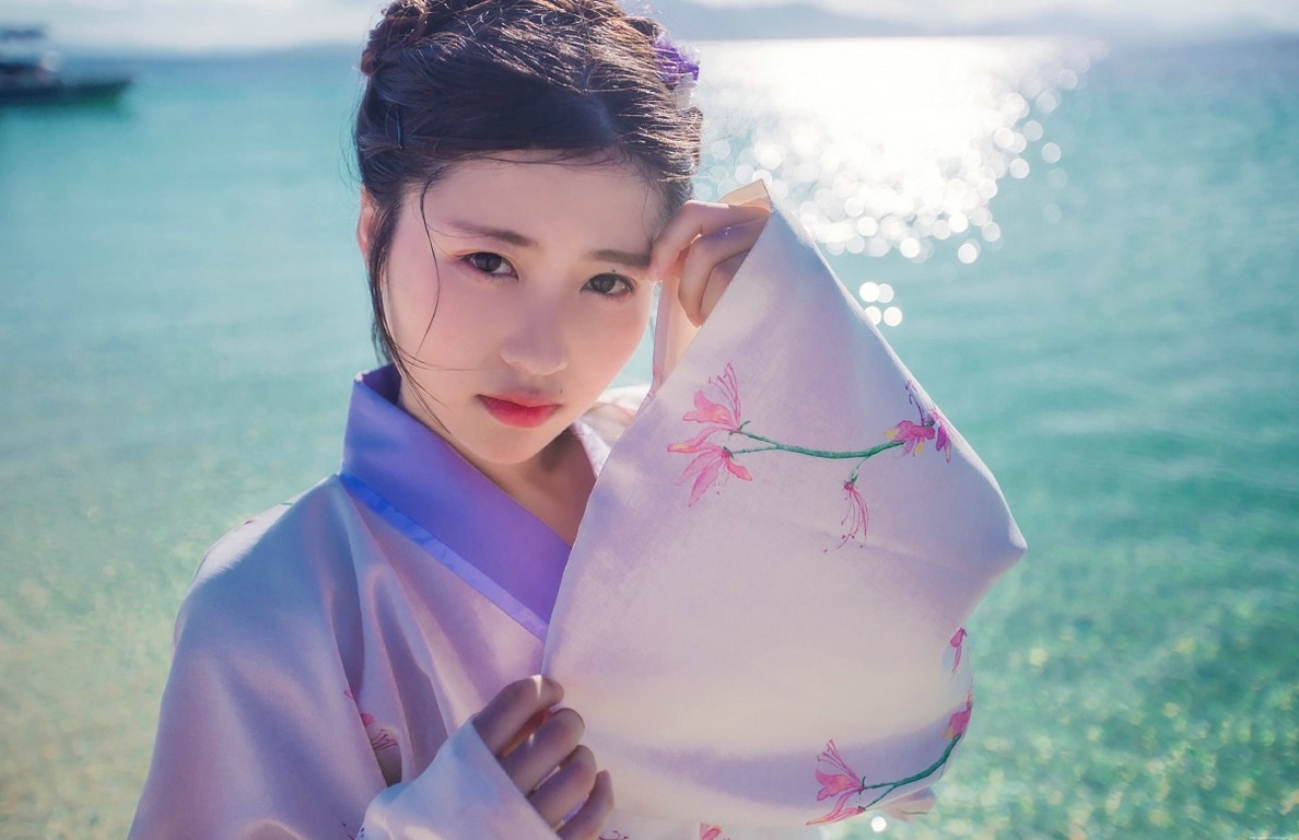 镜花水月的古装美女海边唯美写真气质迷人