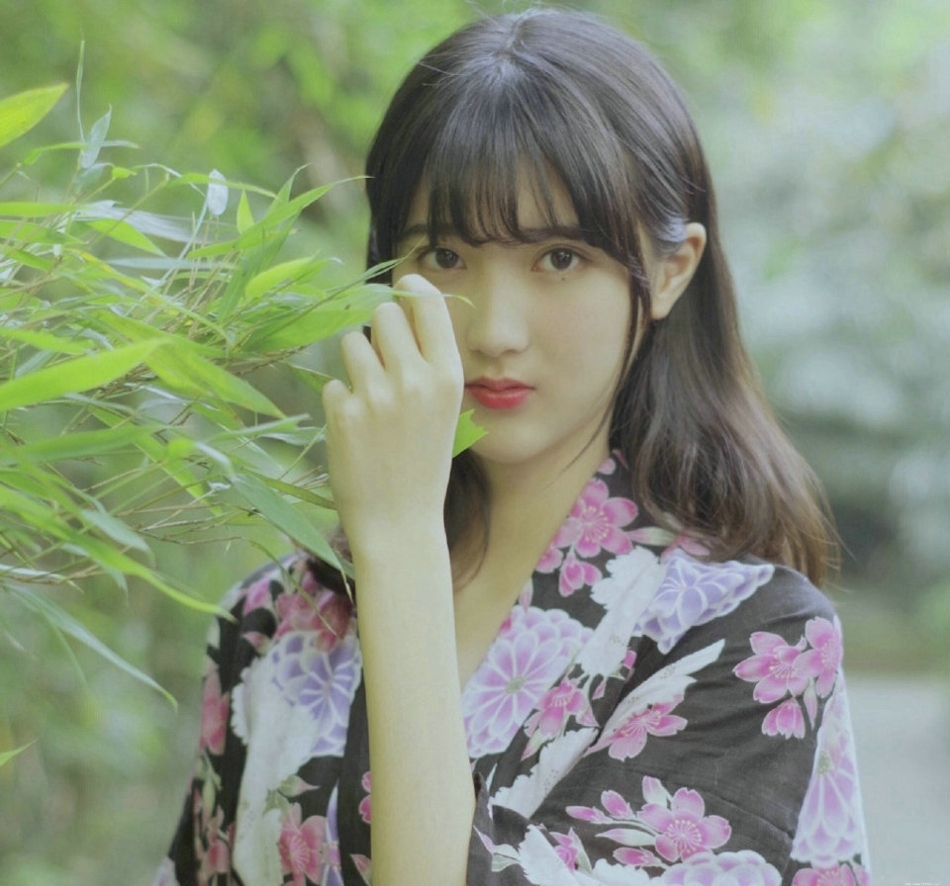 日本和服美女温泉边娇美迷人写真