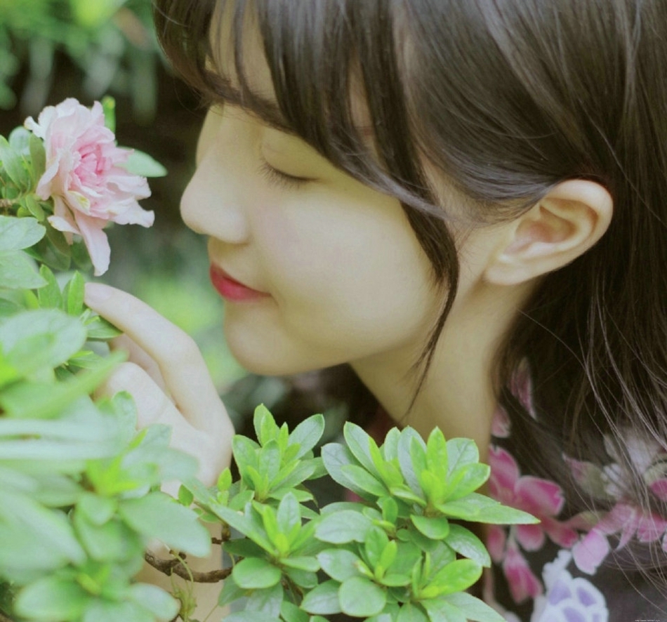 日本和服美女温泉边娇美迷人写真