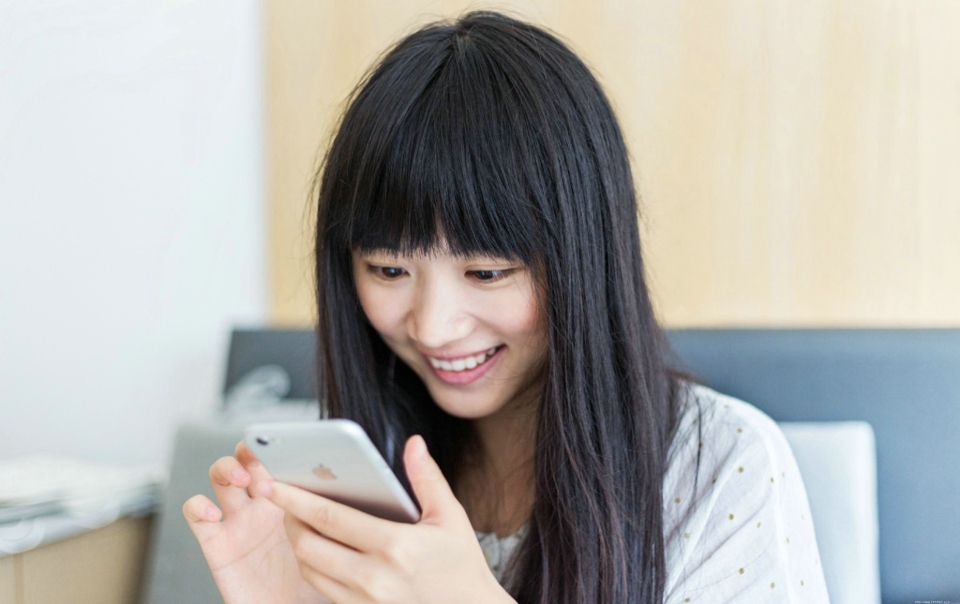 清新素颜妹子画画文艺温柔写真