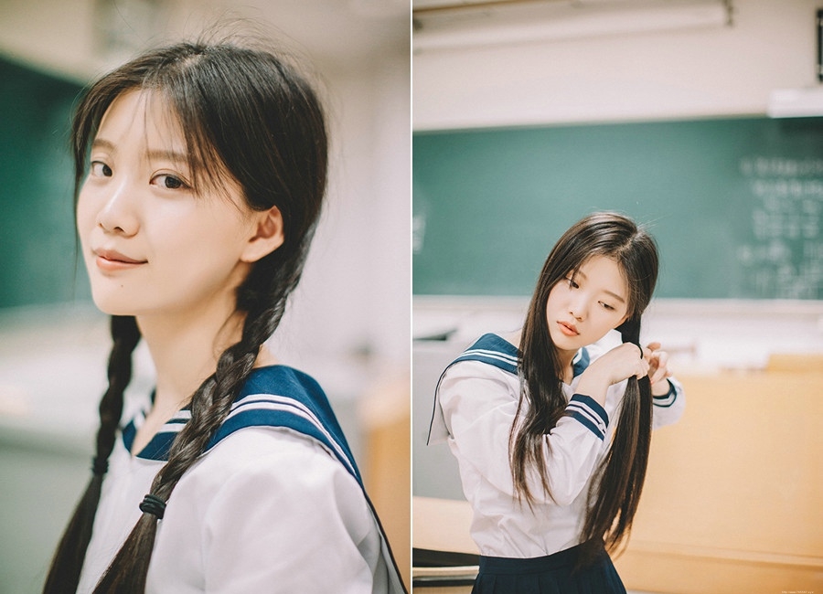 教室内的毕业季少女学生制服怀念往昔