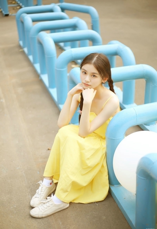 清纯天然迷人美女清新可爱甜美动人户外写真