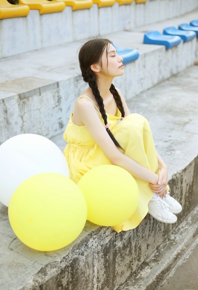 清纯天然迷人美女清新可爱甜美动人户外写真