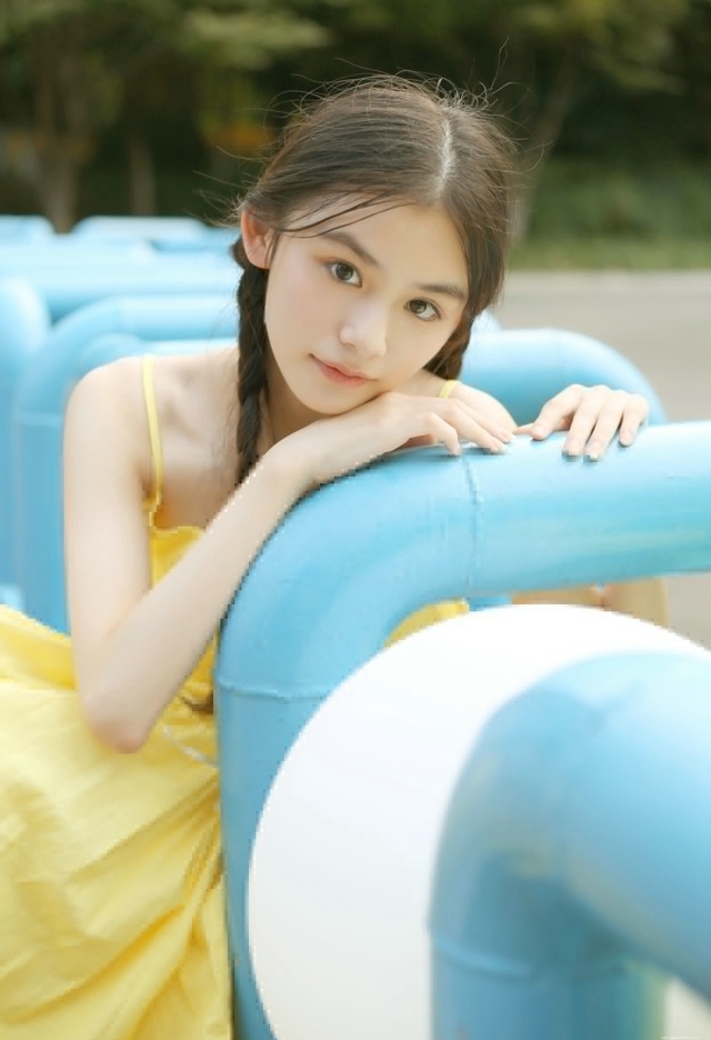 清纯天然迷人美女清新可爱甜美动人户外写真