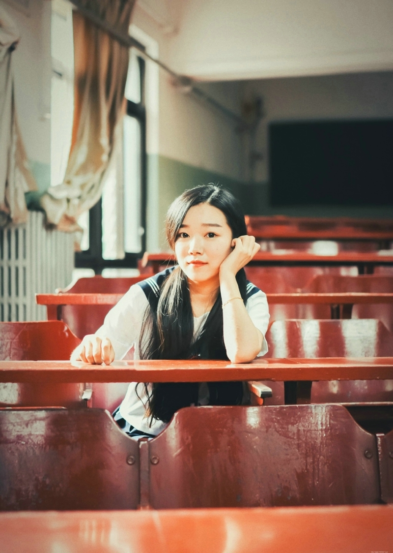 校服长发妹子双马尾清新迷人