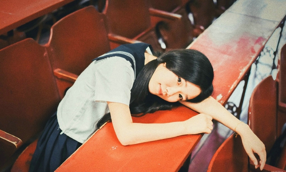 校服长发妹子双马尾清新迷人