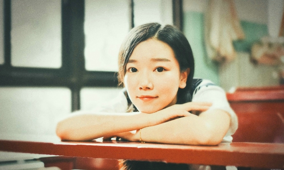 校服长发妹子双马尾清新迷人