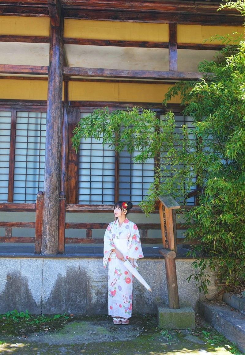 郊外和服娇萌妹子可爱甜美写真