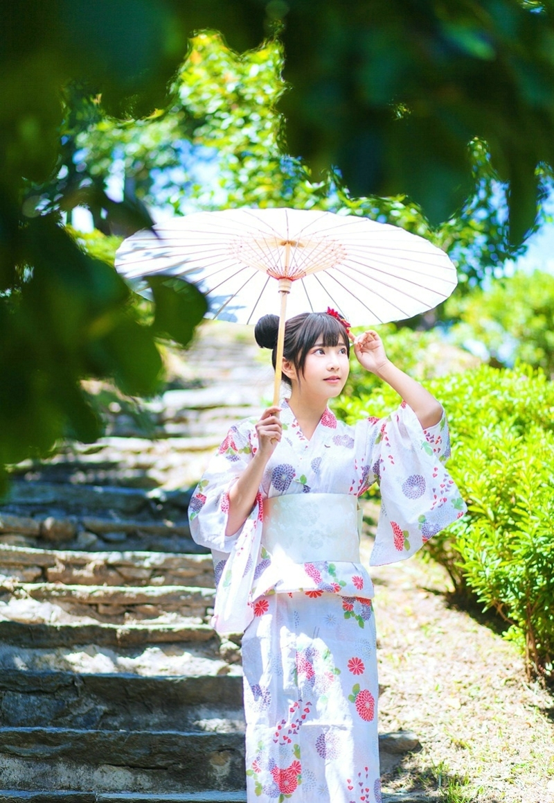 郊外和服娇萌妹子可爱甜美写真