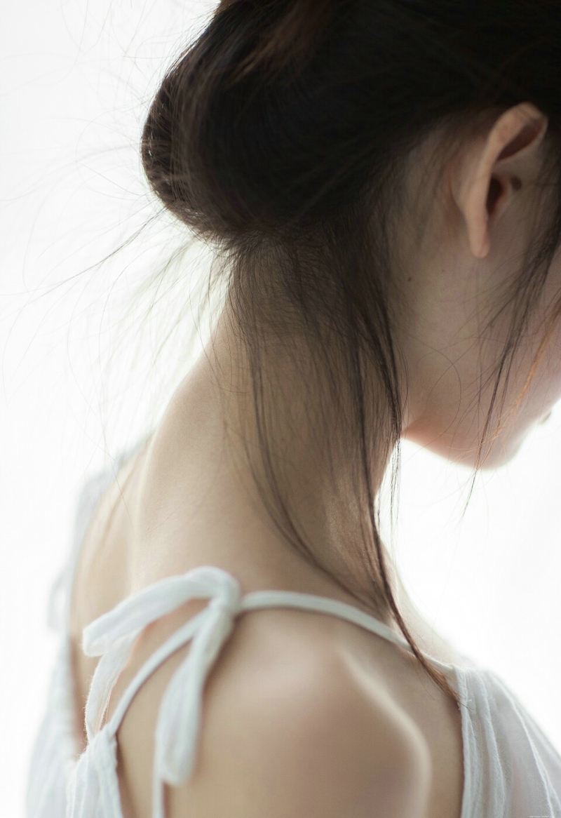 丸子头可爱元气少女晨起慵懒舒适时光