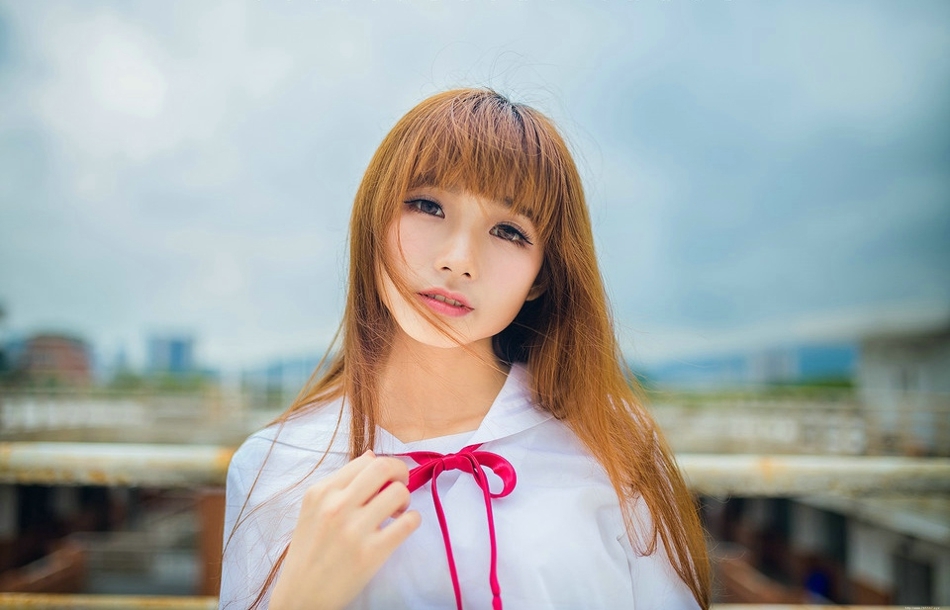 天台双眼皮学生妹超短裙你的微笑便是晴天